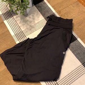 LuLu Lemon cropped studio pant